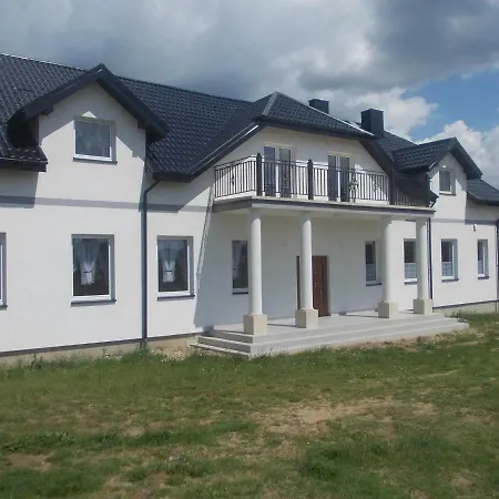 Lesny Dworek Homestay Niepoczolowice