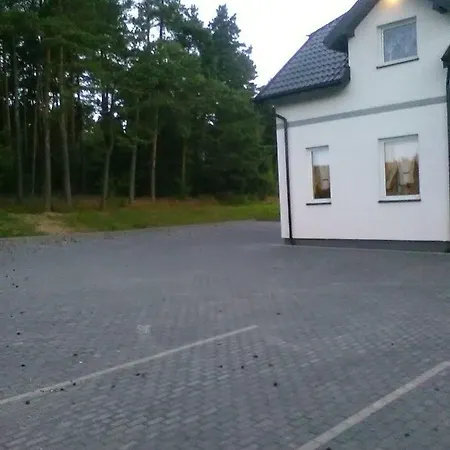 Lesny Dworek Homestay Niepoczolowice