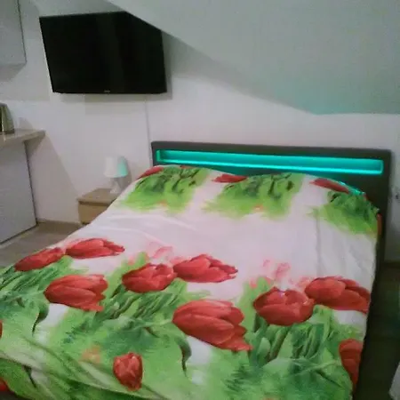Lesny Dworek Niepoczolowice