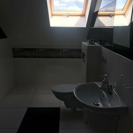 Lesny Dworek Homestay Niepoczolowice
